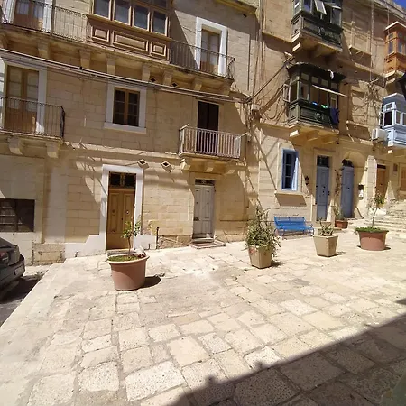 3 Cities Heart 1 Pensionat 3*